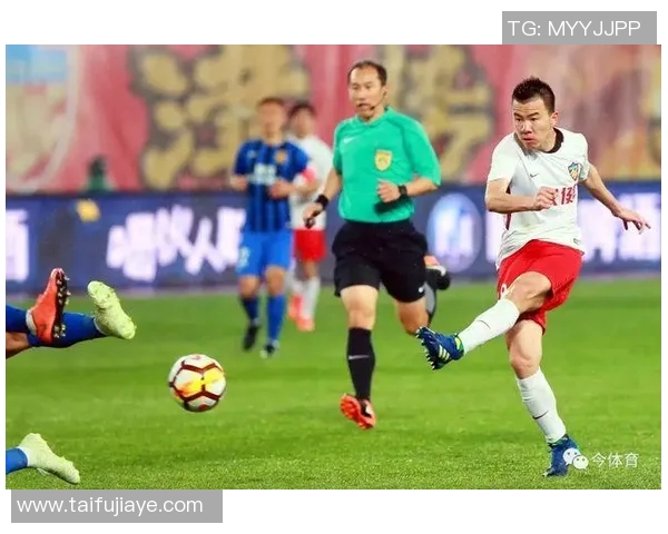 权健与苏宁激战正酣球迷怒骂街头引发热议